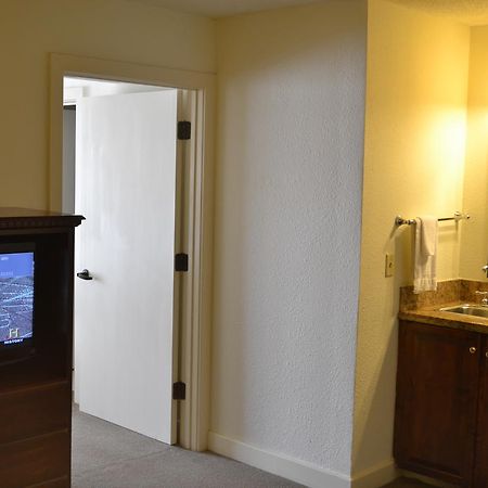 Jameson Inn & Suites 볼링 그린 외부 사진