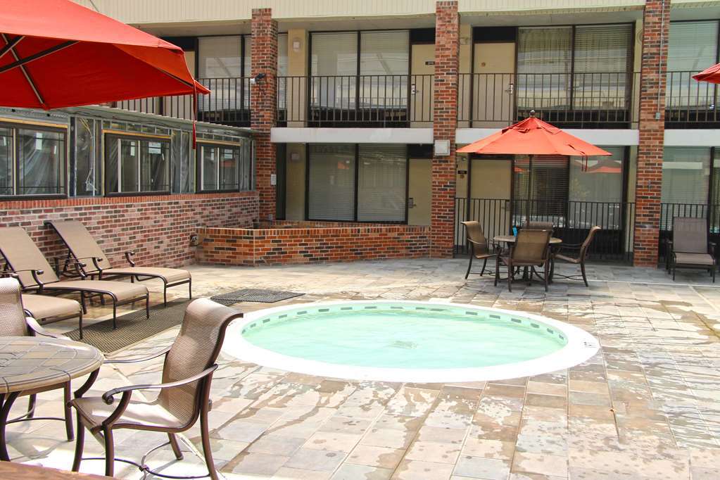 Jameson Inn & Suites 볼링 그린 시설 사진