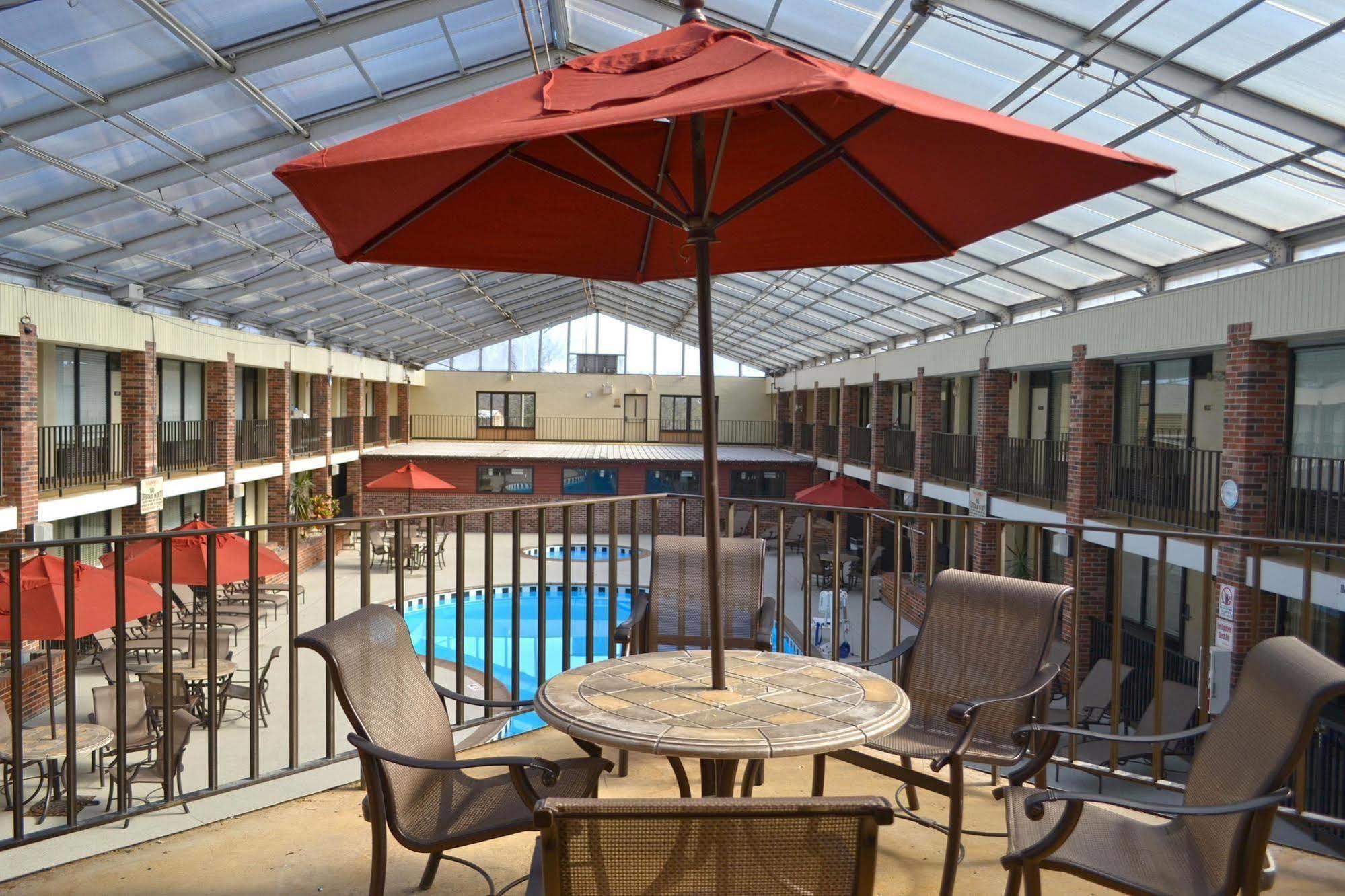 Jameson Inn & Suites 볼링 그린 외부 사진